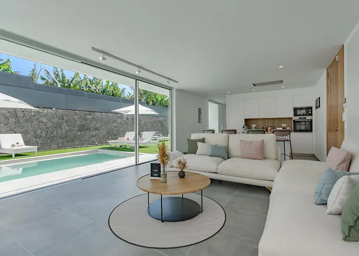 Estandar 2 - Casangular By Upper Вілла *