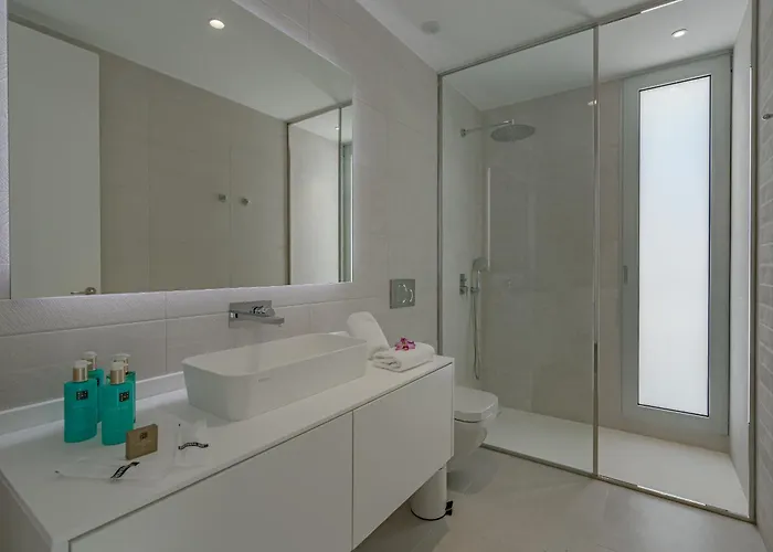 Estandar 2 - Casangular By Upper Вілла Адехе