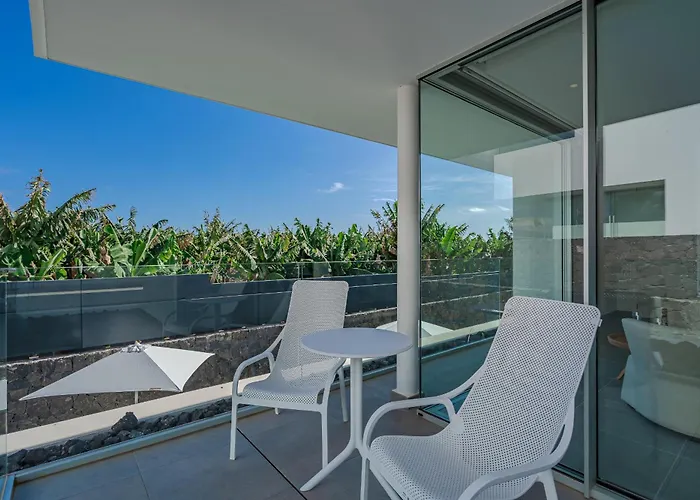 Estandar 2 - Casangular By Upper Вілла Адехе